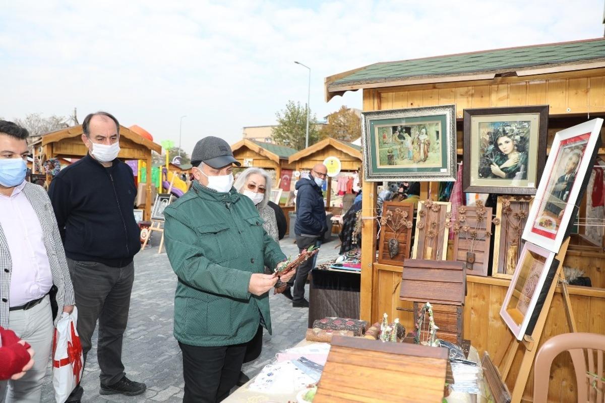 Maharetli Eller Kadın &Uuml;retici Pazarı&rsquo;na yoğun ilgi