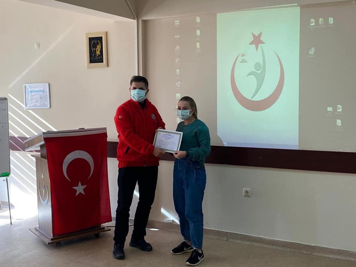 Acil Tıp Teknisyenleri eğitimden ge&ccedil;ti