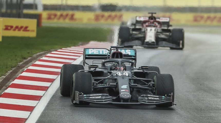 Formula 1 DHL Türkiye Grand Prix'sini Lewis Hamilton kazandı