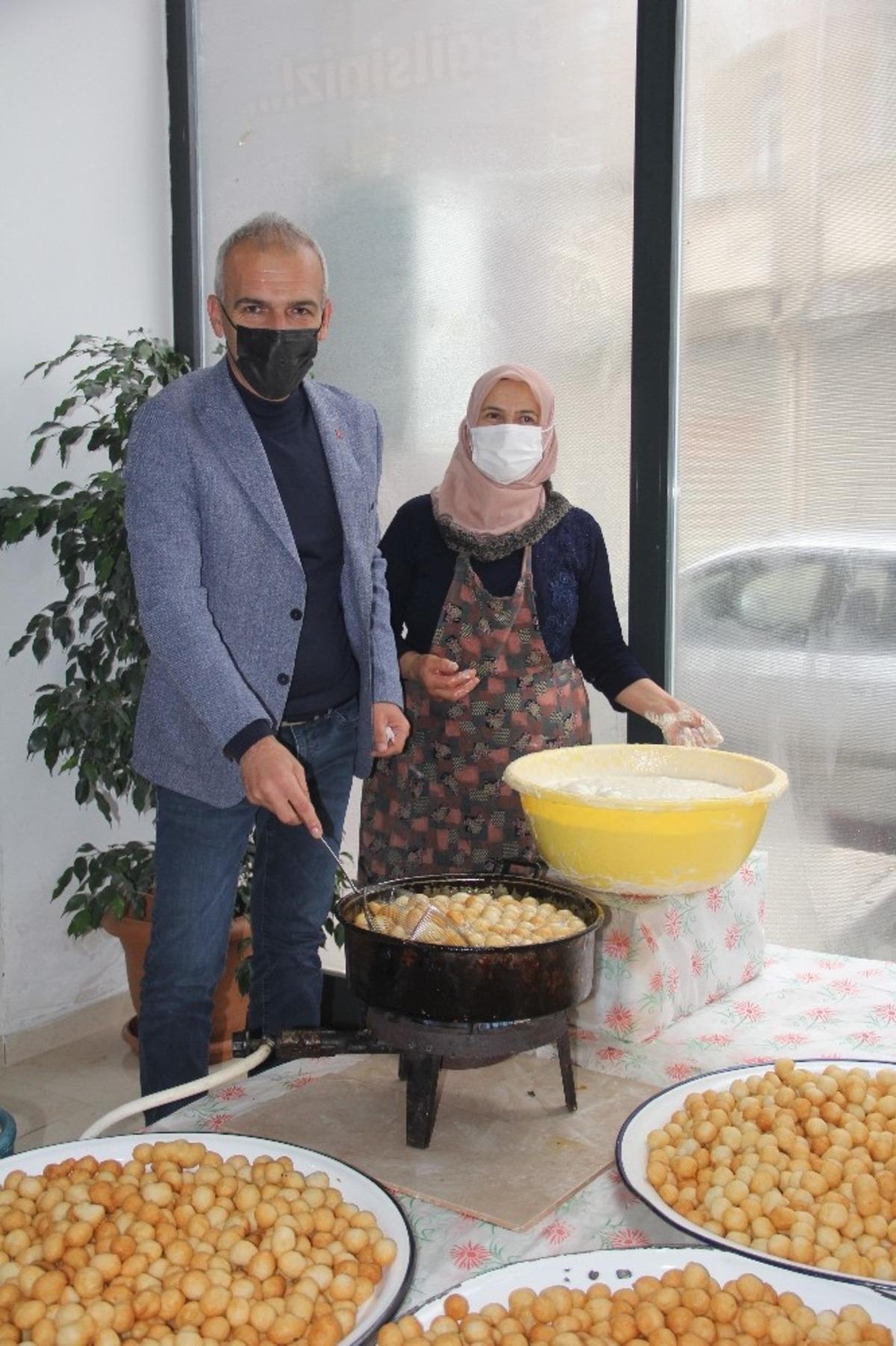 Devrekani Belediyesinden sağlık &ccedil;alışanlarına &lsquo;cırık tatlısı&rsquo; ikramı