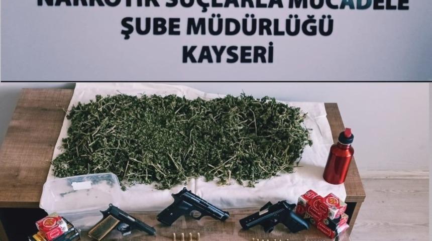 Kayseri polisinden zehir tacirlerine b&uuml;y&uuml;k darbe