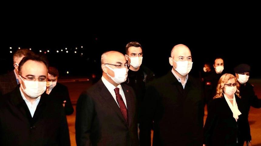 İ&ccedil;işleri Bakanı S&uuml;leyman Soylu gece saatlerinde İzmir'e geldi