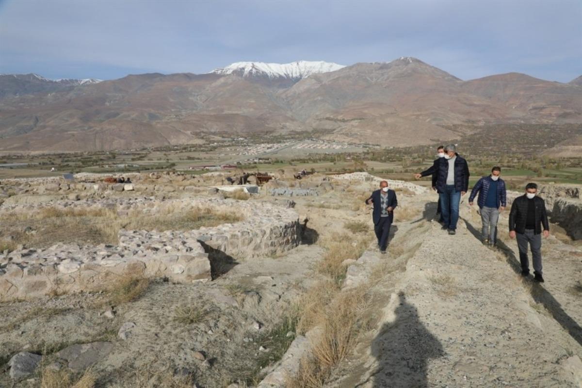 Erzincan&rsquo;ın tarihi ve turistik yerleri, b&uuml;rokrat ve işadamlarından tam not aldı