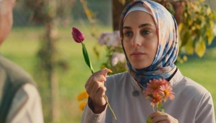 Hülya Avşar'dan Öykü Karayel'e: 'Oyunculuğun bende saygı uyandırdı'