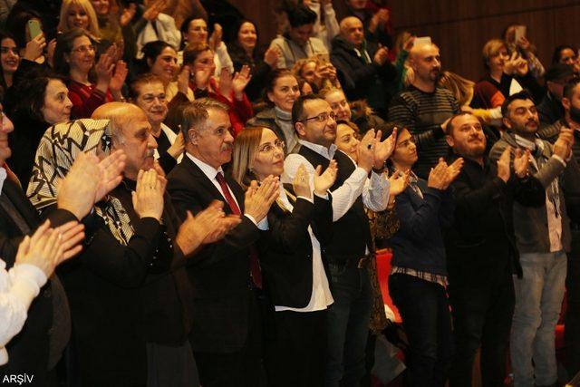 Samsun tiyatrolarının destek çağrısına Başkan Deveci kayıtsız kalmadı