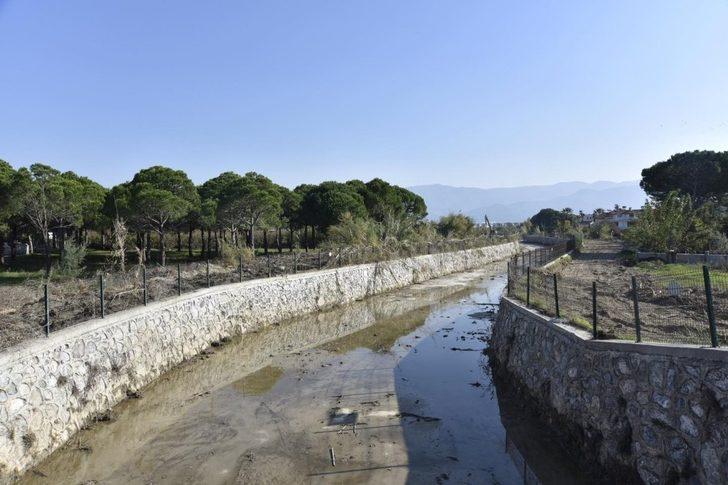 Alaçay Deresi temizleniyor G2