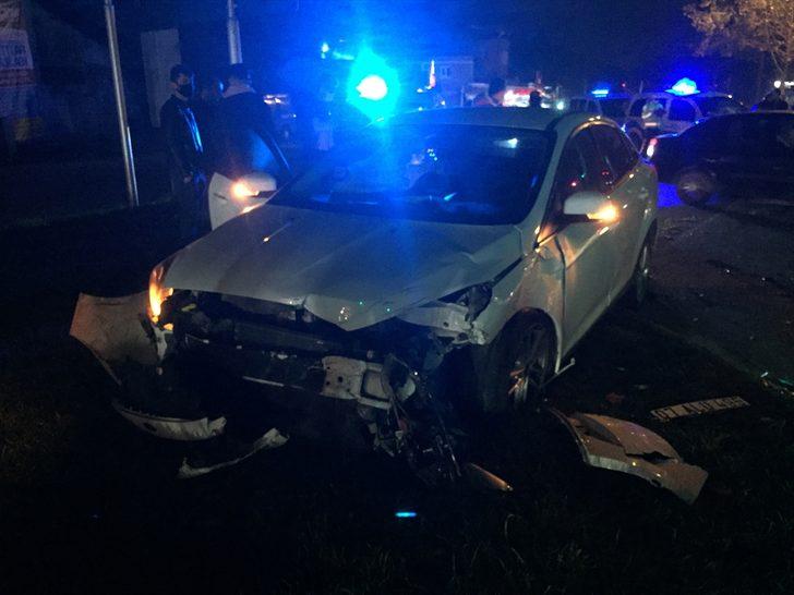 Samsun'da otomobil ile hafif ticari araç çarpıştı: 2 yaralı G2