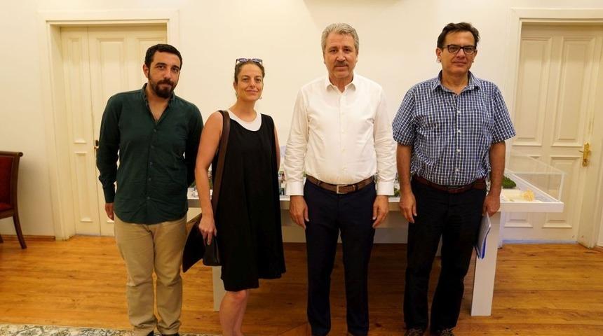 Arkeoloji ödülünün sahibi Egeli akademisyen Doç. Dr. Sağlamtimur oldu