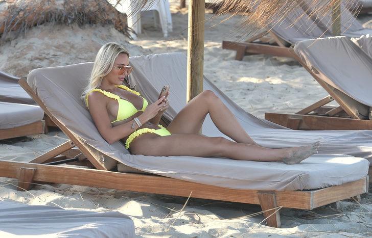 Amber Turner Yunan tanrıçası gibi G2