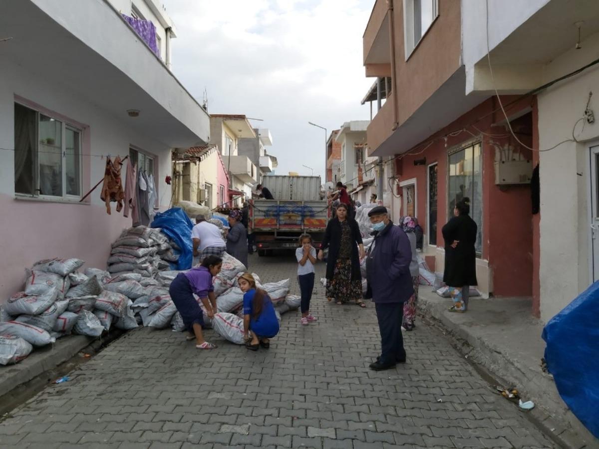 Lapseki&rsquo;de 413 ton k&ouml;m&uuml;r yardımı