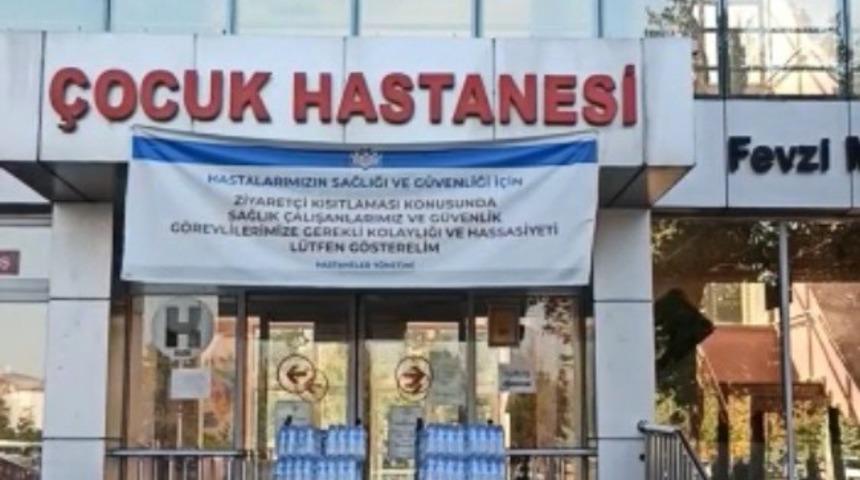 Hayır i&ccedil;in, hastanede yatan t&uuml;m hastalara su dağıtıldı