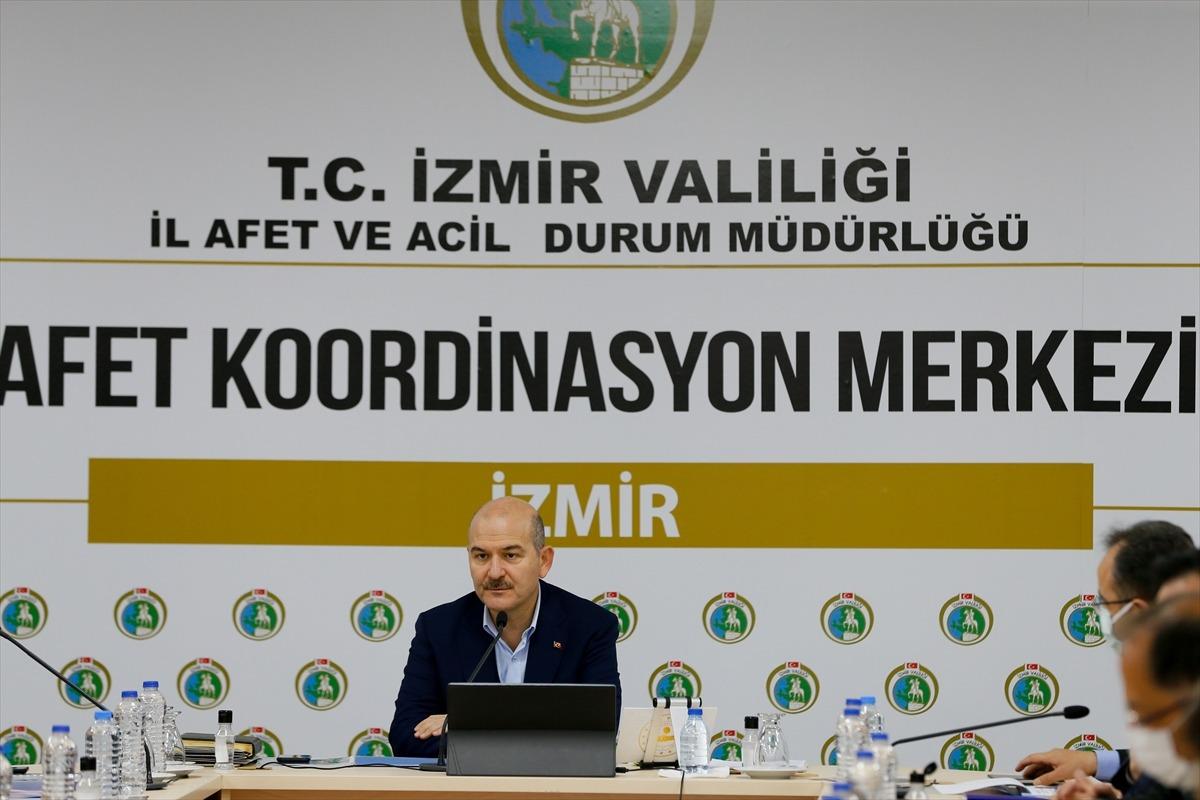 İ&ccedil;işleri Bakanı Soylu, İzmir'de deprem değerlendirme toplantısı yaptı