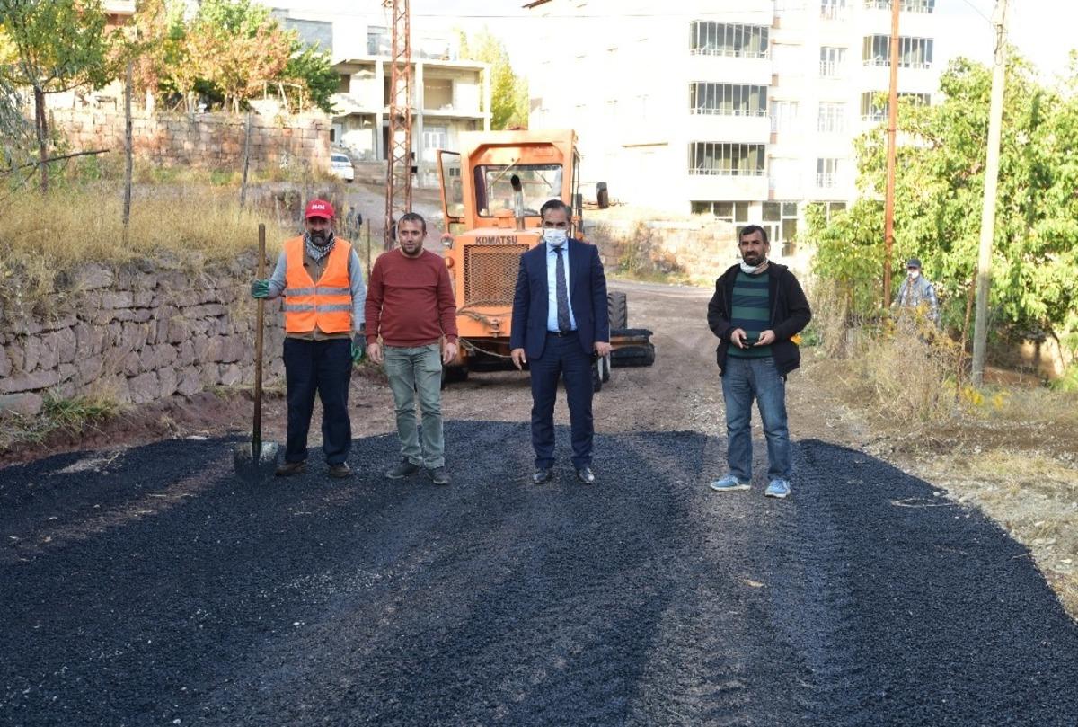 Ahlat&rsquo;ta sıcak asfalt &ccedil;alışması
