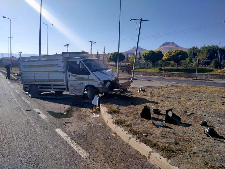 Kavşakta duramayan araç kazaya neden oldu G4