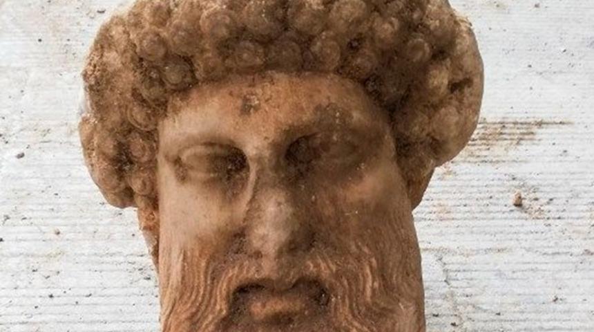 Kanalizasyondan 2 bin 300 yıllık büst çıktı