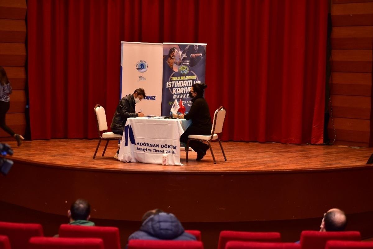 Tuzla&rsquo;da 10 kişi daha iş sahibi oldu