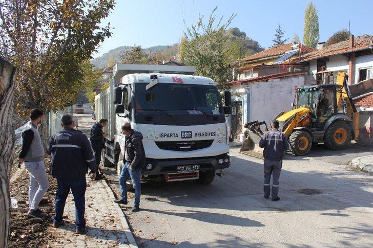 Uzun yıllar sonra mahallesine hizmet gelen muhtardan belediye işçilerine mangal ziyafeti G3