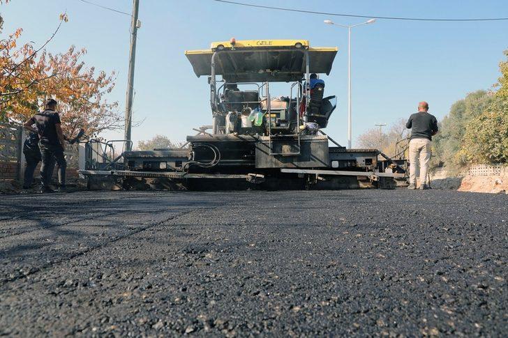 Ula’da sıcak asfalt çalışmaları devam ediyor G4