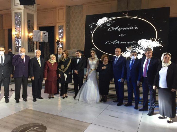 Vali yardımcısı aşiret liderine damat oldu G2