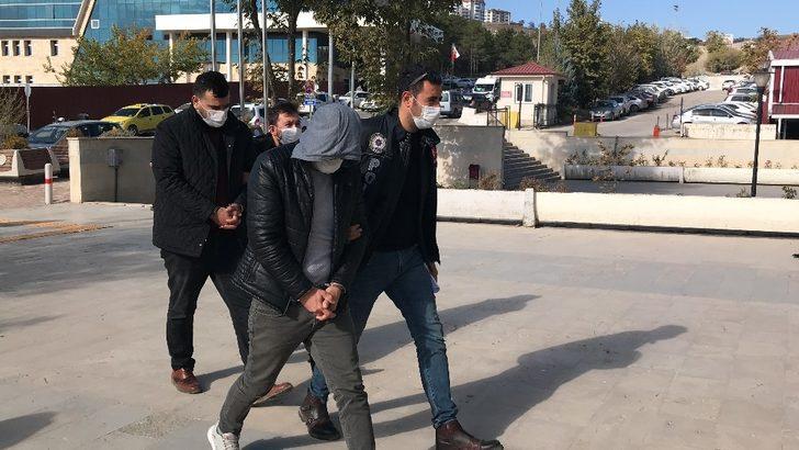 Şüpheli araçta 10 kilo uyuşturucu ele geçirildi: 2 gözaltı G1