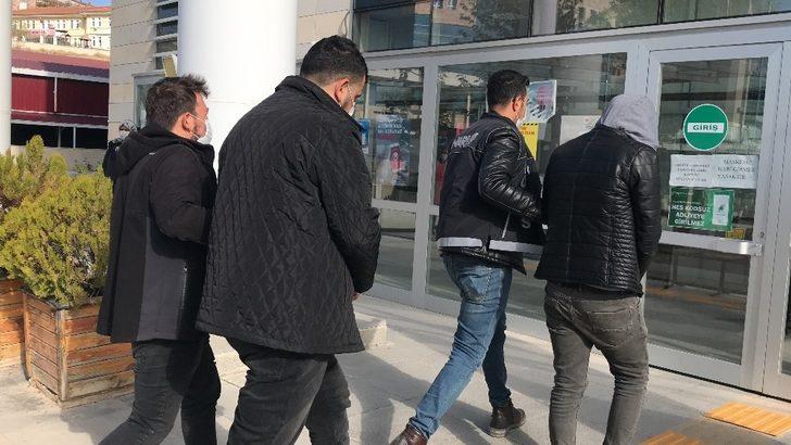 Şüpheli araçta 10 kilo uyuşturucu ele geçirildi: 2 gözaltı G3