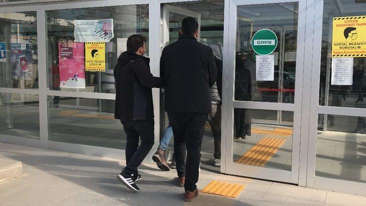 Şüpheli araçta 10 kilo uyuşturucu ele geçirildi: 2 gözaltı G4