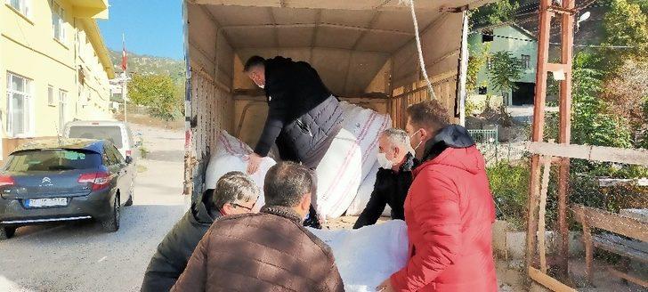 Çocuklar üşümesin diye yola çıktılar G1