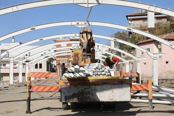 Yahyalı kapalı semt pazarı yapım çalışmaları hızla devam ediyor G3