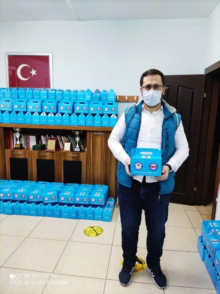 Eğitim Bir Sen 200 bin maske dağıtıyor G2