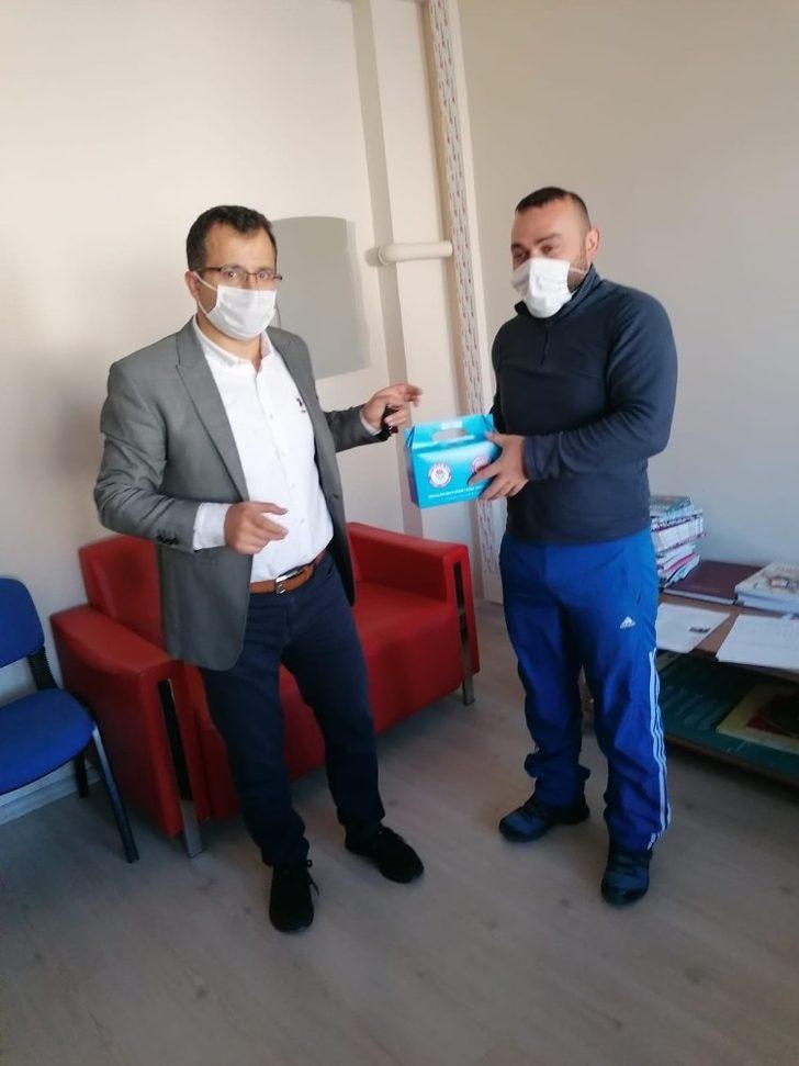 Eğitim Bir Sen 200 bin maske dağıtıyor G3