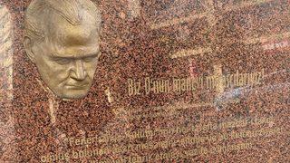 Kadıköy’de Mustafa Kemal Atatürk maskı çalındı