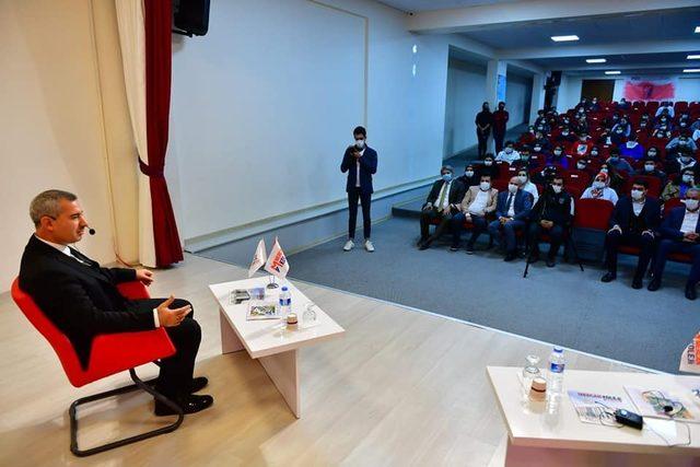 Başkan Çınar, ‘kariyer günleri’ programına katıldı