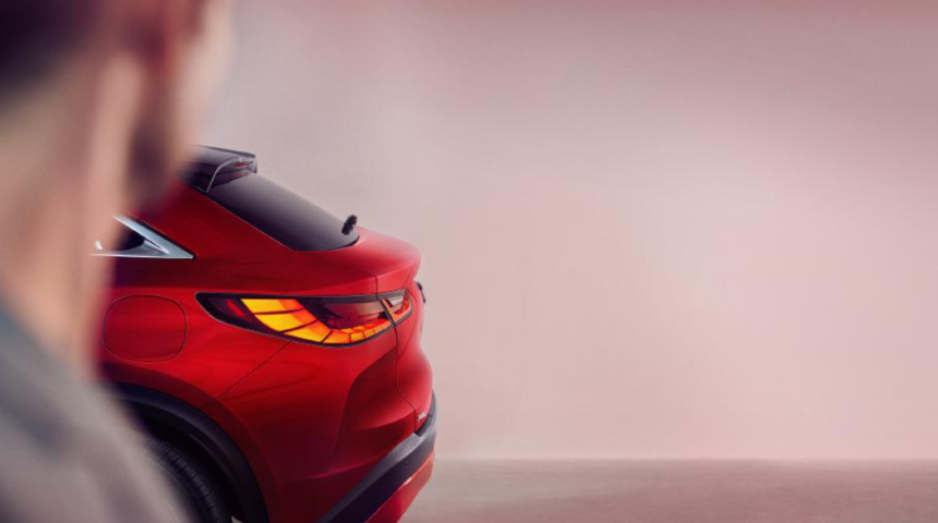 Tanıtıma g&uuml;nler kala Infiniti QX55'ten yeni ipucu!