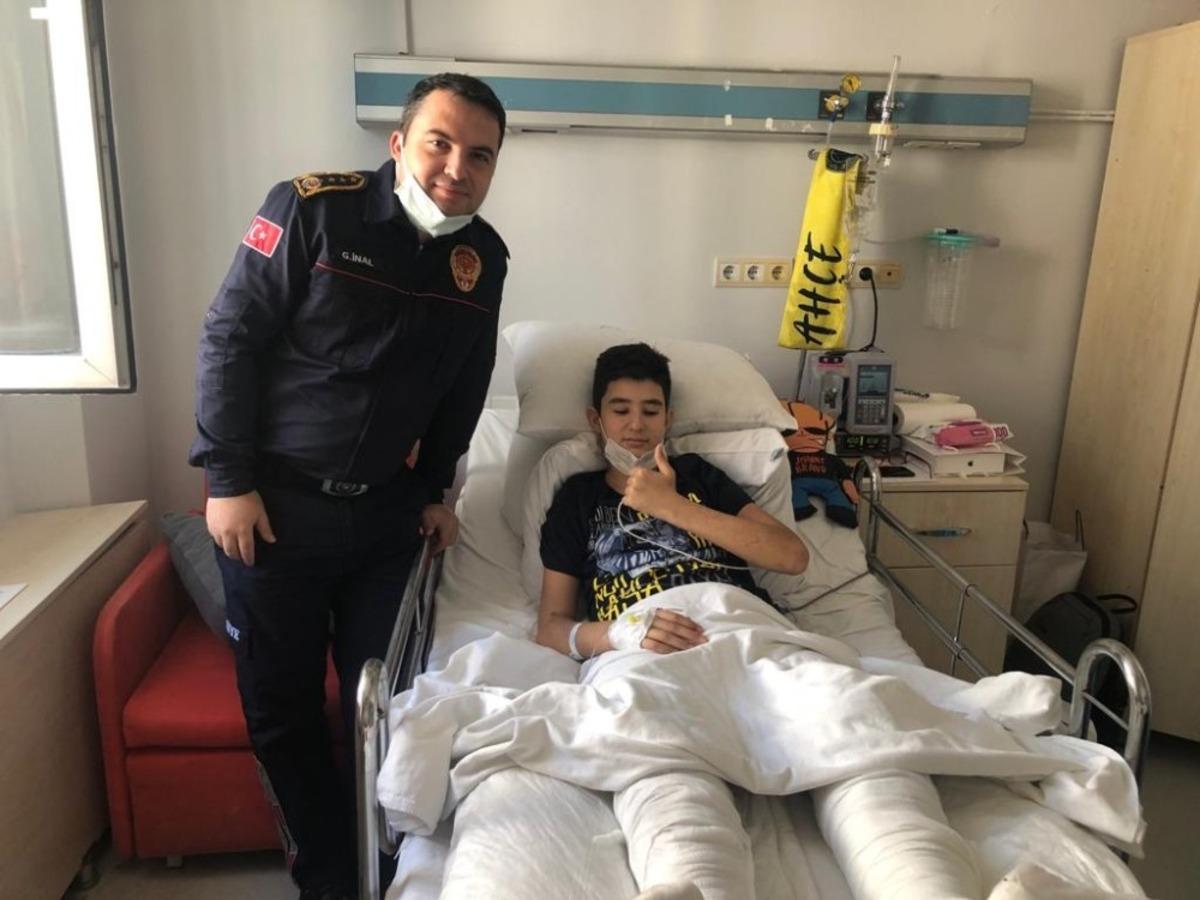 Depremzede G&uuml;nay &Ouml;zışık, kahramanını ağırladı