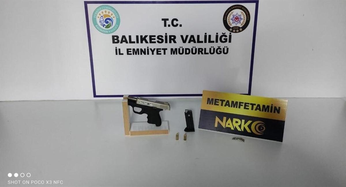 Balıkesir&rsquo;de polisten uyuşturucu operasyonu