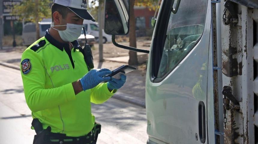 Konya’da bin 766 sürücüye adli ve idari işlem yapıldı