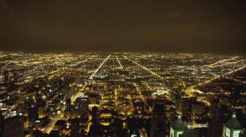 Timelapse G&ouml;r&uuml;nt&uuml;lerle Chicago Gecesi