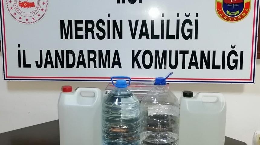 Mersin&rsquo;de 13 litre sahte i&ccedil;ki ele ge&ccedil;irildi