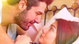 Öpüşmeye doyamadılar