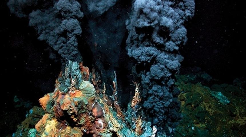 Okyanus Sırtlarında Volkanlar Patlıyor