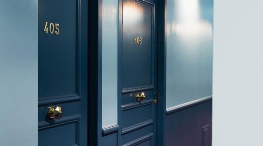 H&ocirc;tel Grand Amour: Paris Karizmasının &Ccedil;ağdaş ve Oyuncu Yorumu