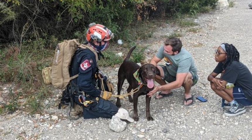 U&ccedil;urumdan yuvarlanan k&ouml;peği bulduklarında g&ouml;zlerine inanamadılar