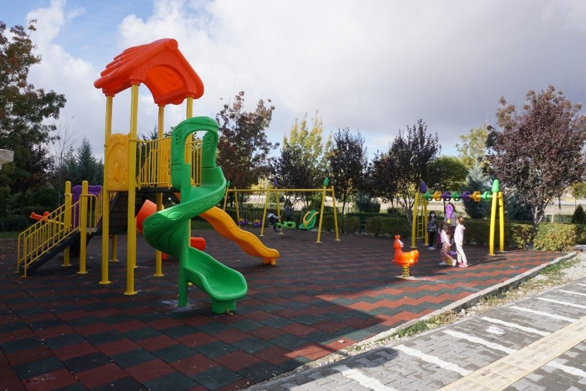 Akyurt&rsquo;ta parklar yenilendi