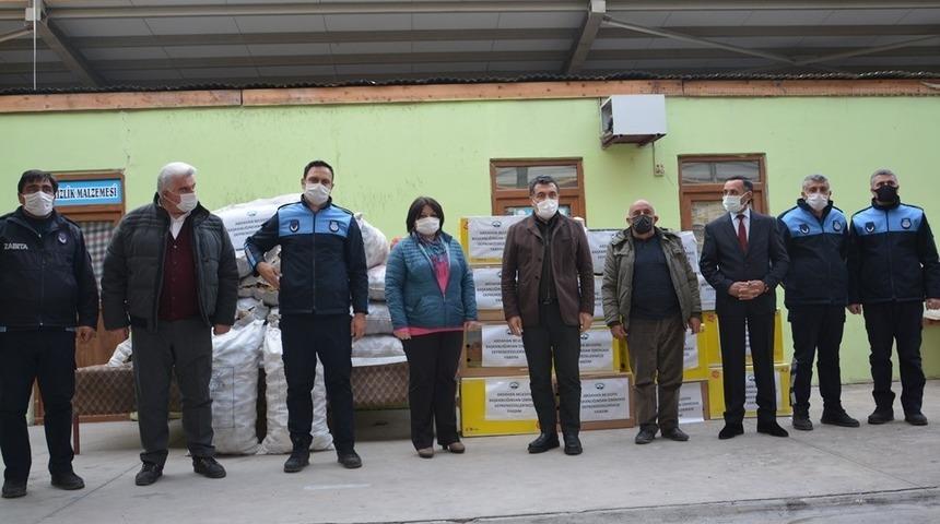 Ardahan Belediyesi&rsquo;nden, İzmir&rsquo;deki depremzedelere anlamlı yardım