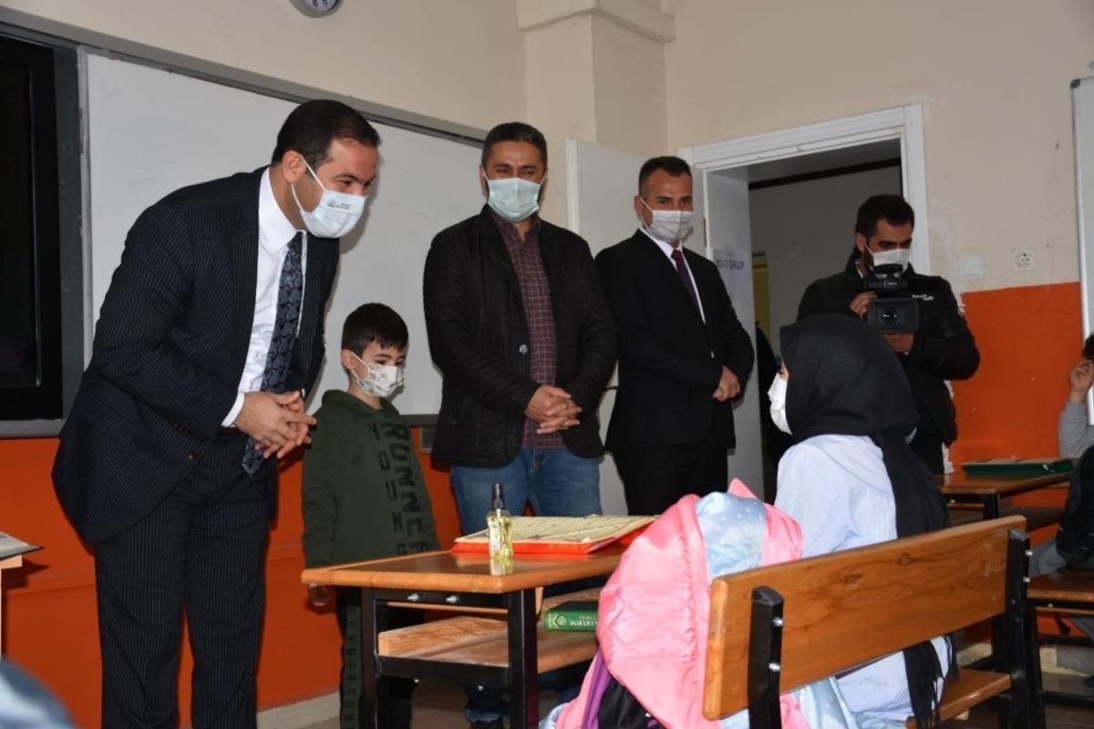 Başkan Geylani&rsquo;den gen&ccedil; hafızlara ziyaret
