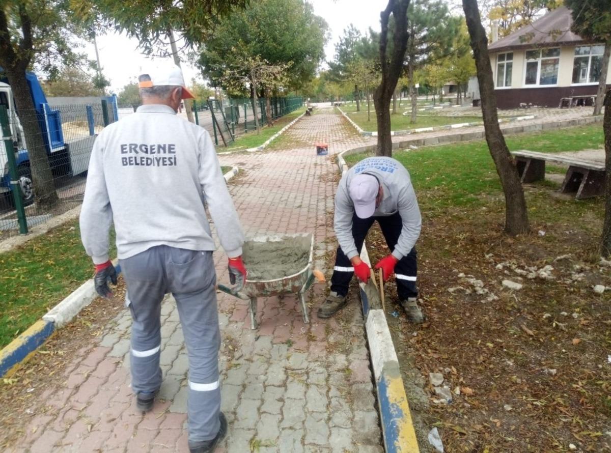 Ergene&rsquo;de parklara bakım ve onarım yapılıyor