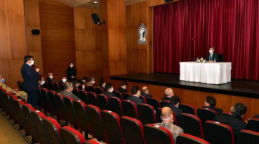 Krona vir&uuml;se karşı etkili m&uuml;cadele vurgusu