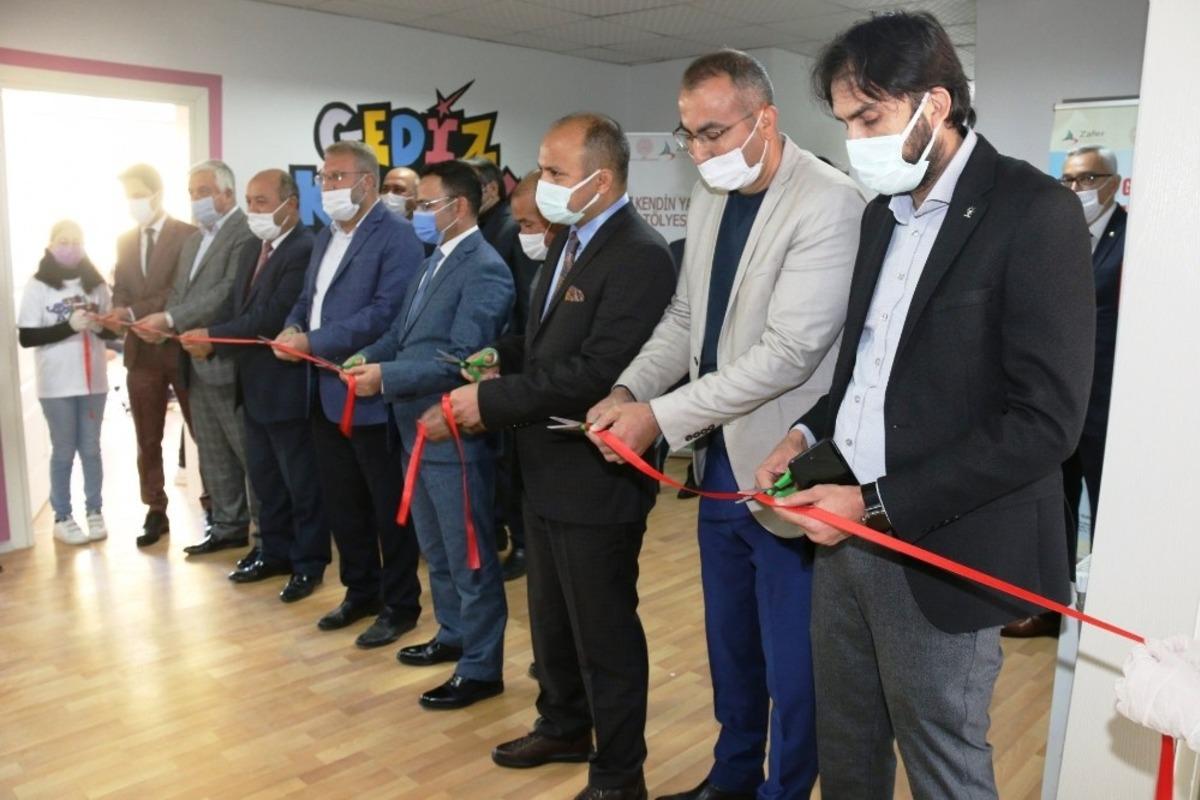 Gediz&rsquo;de Kendin Yap At&ouml;lyesi hizmete girdi