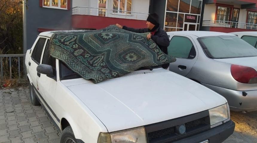 Soğuğa karşı kilimli &ccedil;&ouml;z&uuml;m