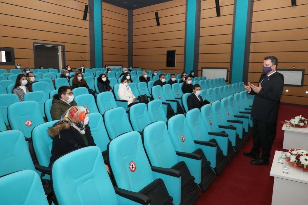 &ldquo;&Uuml;lkemizin geleceğine rehberlik ediyorsunuz&rdquo;